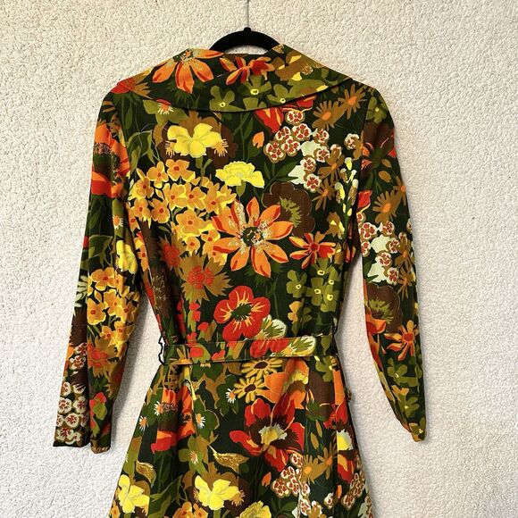 Travel Coat Travelcoats by Naman in a Flower Power Hippie Nylon 1970s Fashion - Picture 14 of 16